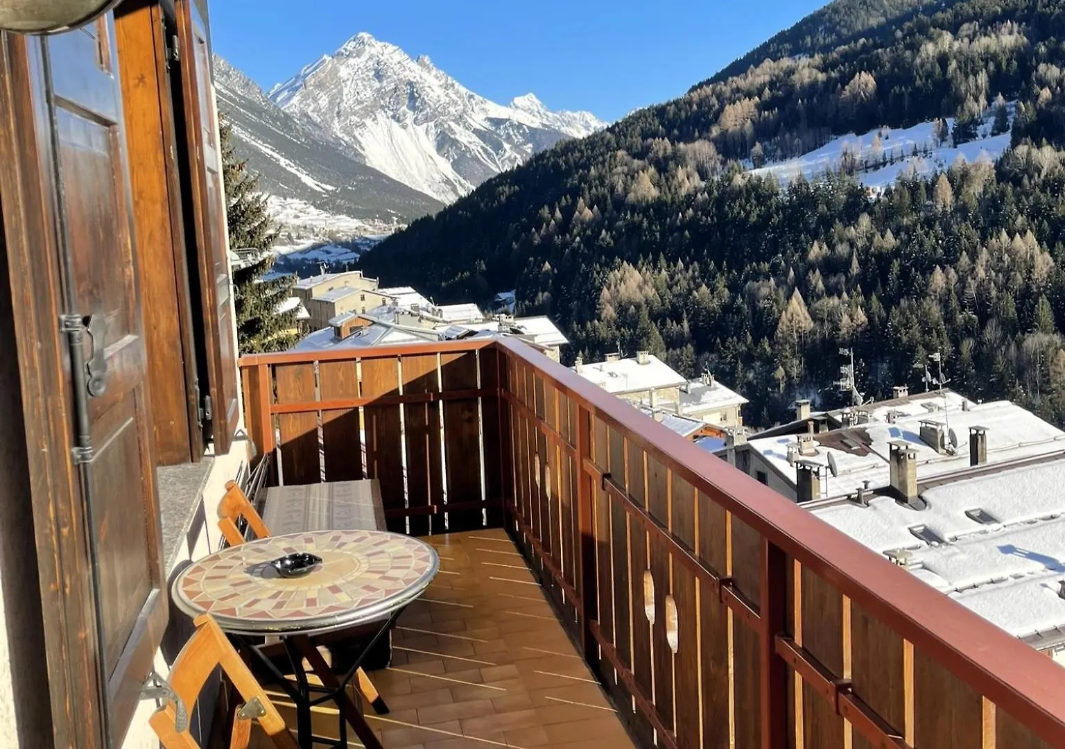 Un Posto Al Sole Lägenhet Semogo